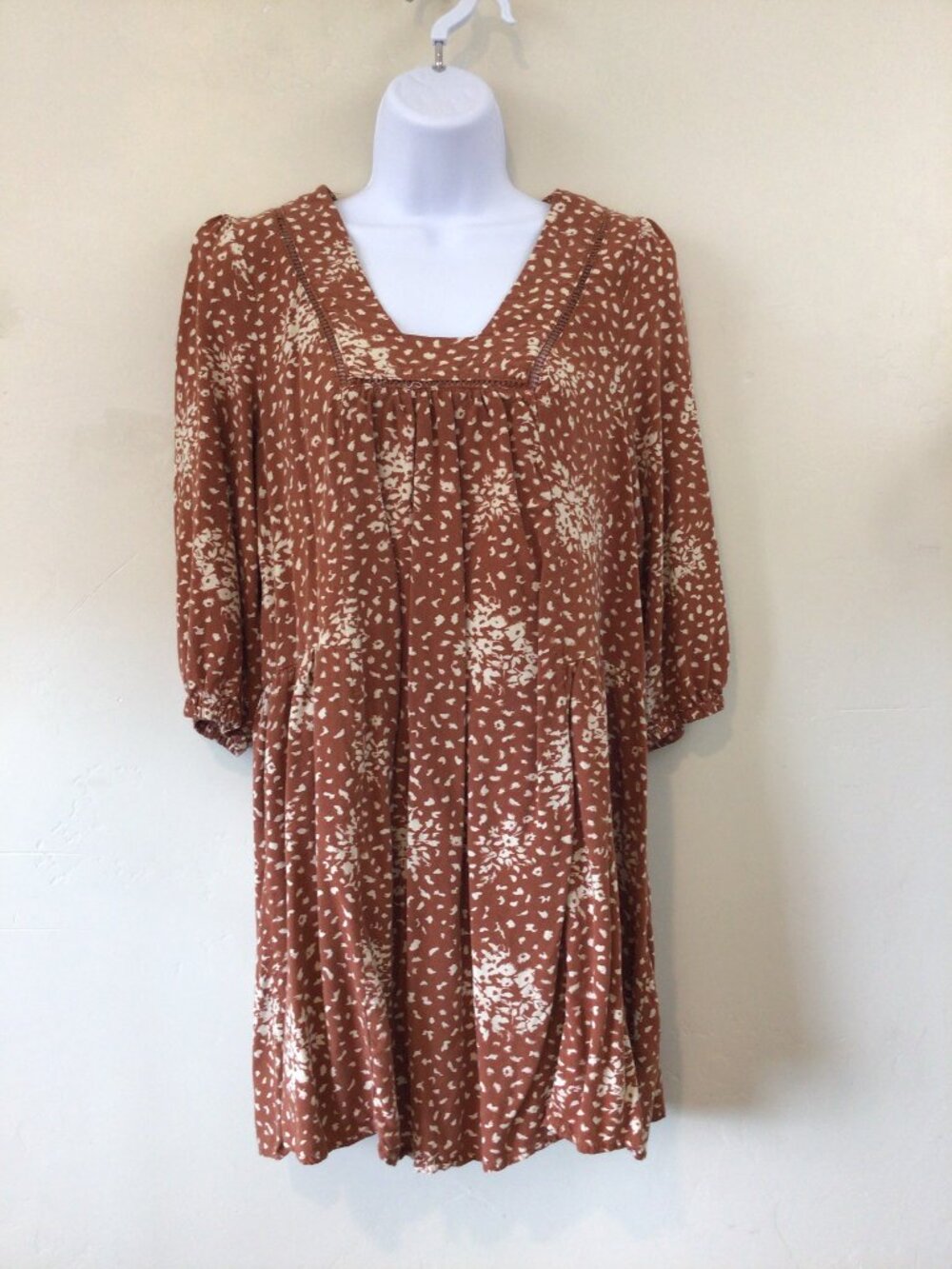 Knox Rose Brown and White 3/4 Sleeve Baby Doll Linen Blend Dress